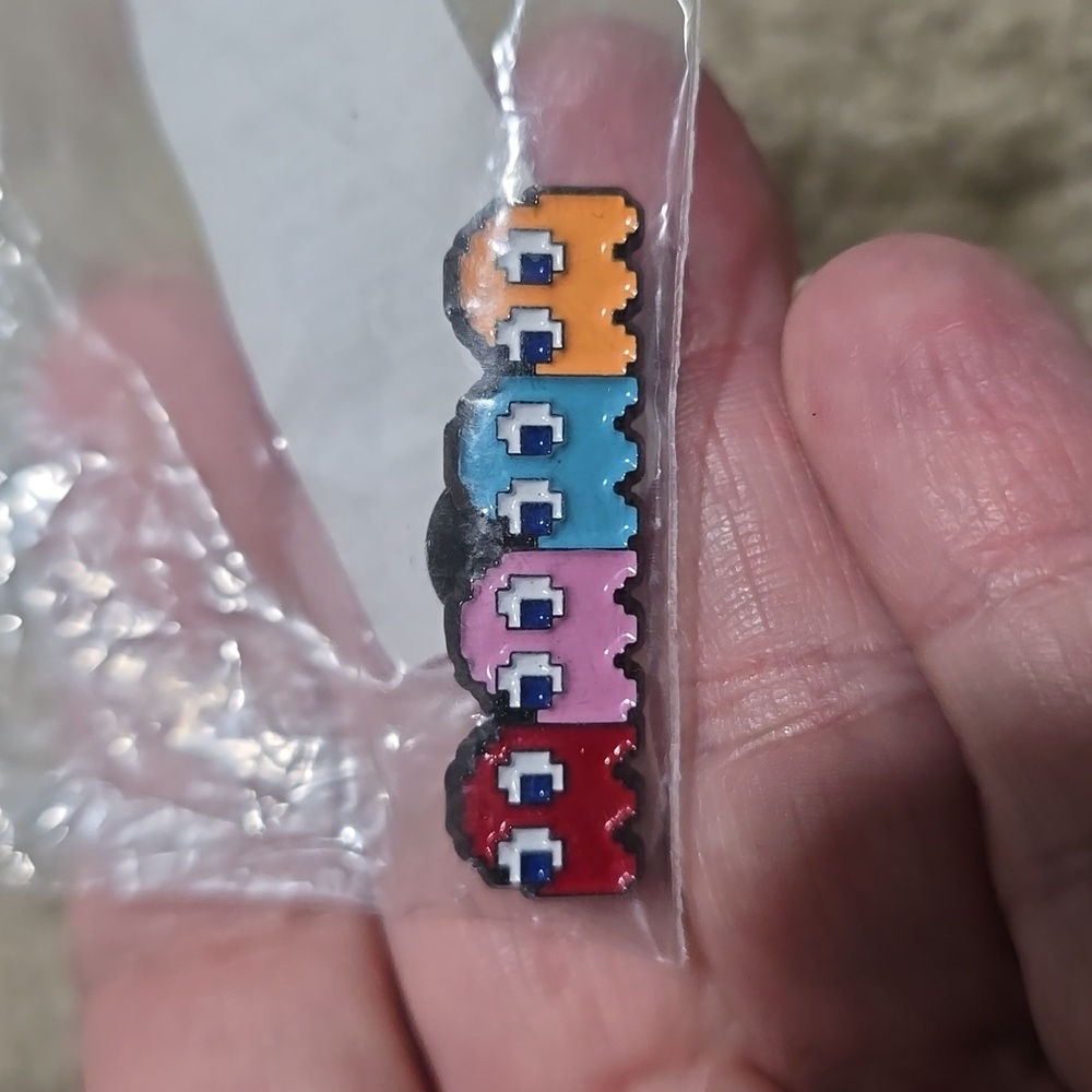 NWT Pac Man ghost ghosts collectors pin BLINKY PINKY INKY & CLYDE ❤️💛💙🧡 - Picture 2 of 4